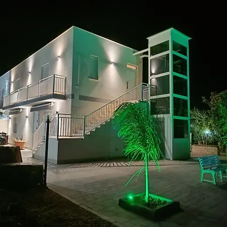 بيت للعطل Scanio's House